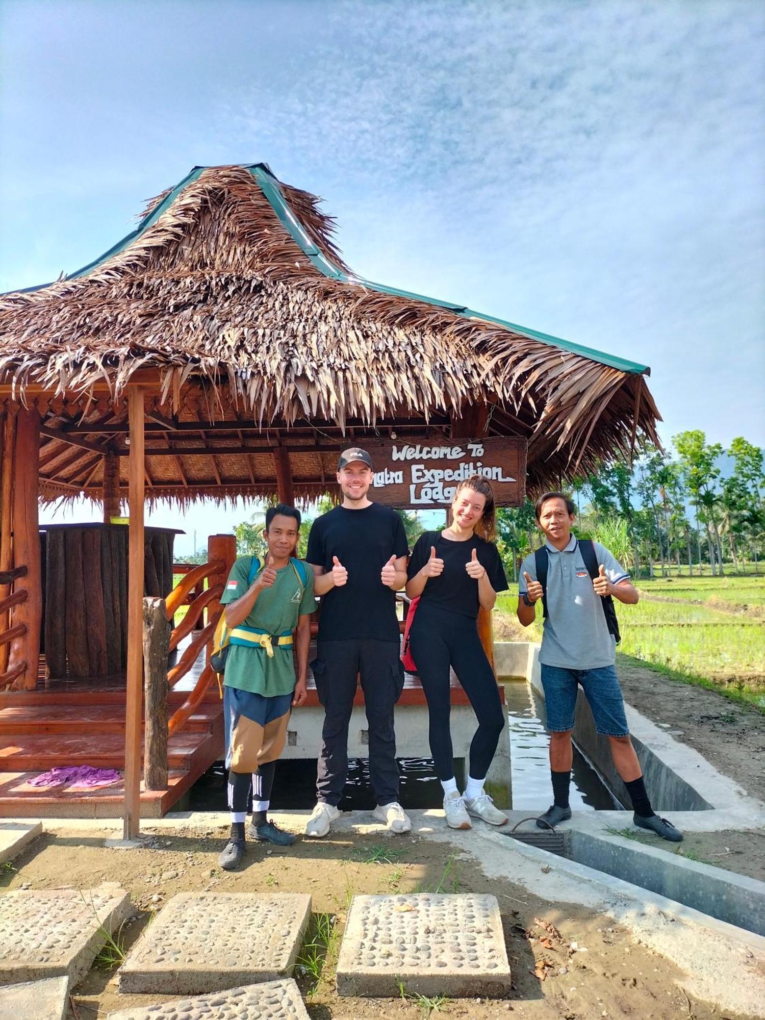 Sumatra Expedition Lodge Bukit Lawang Exterior photo