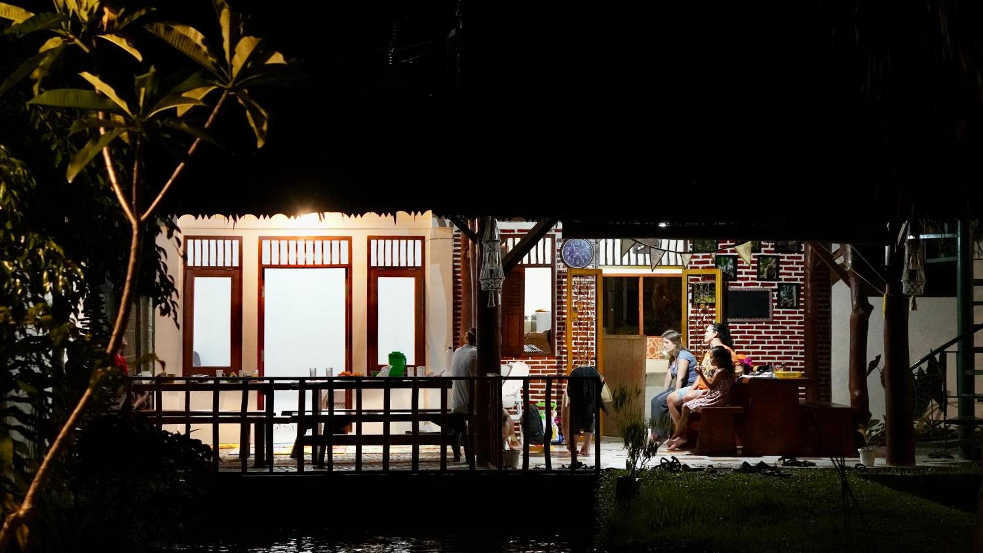 Sumatra Expedition Lodge Bukit Lawang Exterior photo
